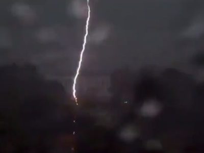 Captan la caída de un rayo cerca de la Casa Blanca; hay 4 personas heridas (Video)