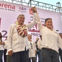 López Obrador ofrece transmitir serie sobre populismo en su Facebook si se revela quién la pagó