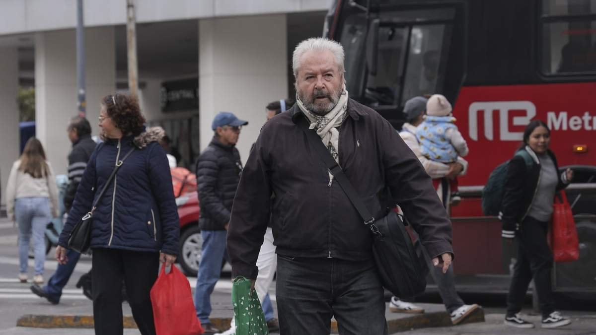 Se recomienda usar al menos tres capas de ropa