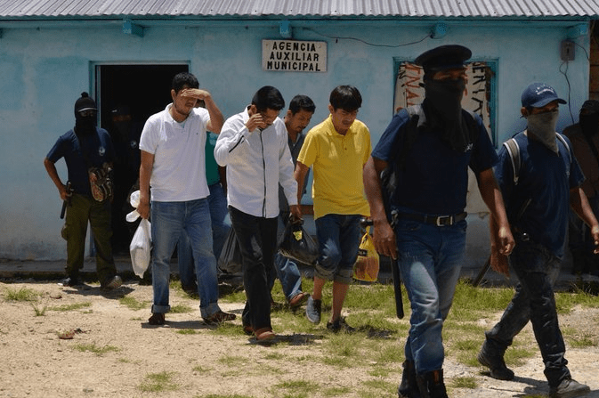 Liberan a alrededor de 70 personas retenidas en La Mixtequita