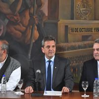 Sergio Massa visitó la sede de la CGT en el marco de la campaña electoral antes de las PASO