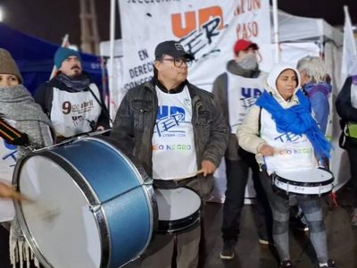 Río Negro: UNTER inició un paro docente de 48 horas con protestas en Cipolletti
