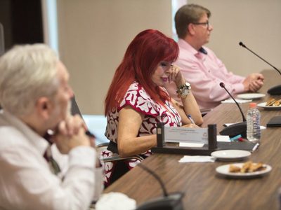 Exigen a Layda Sansores defina situación de unos 40 trabajadores que dejaron de recibir salario