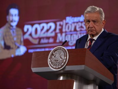AMLO pide a Walmart, Chedraui y Soriana respetar precio acordado de mil 39 pesos a canasta básica