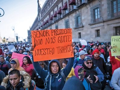 La “movilidad descendente” le pega a la clase media, advierten analistas