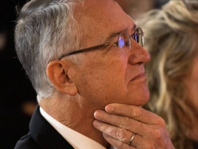 Salinas Pliego mandó espiar a abogado; lo regaña un juez de Londres: Bloomberg