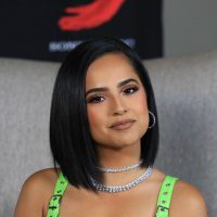 "¿Han escuchado #Muchacha?": Becky G alborota a sus fans con esta postal