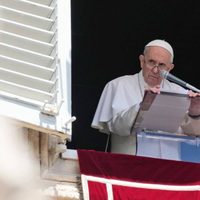 El Papa pide a universidades y hospitales católicos rechazar el aborto porque es un "homicidio"