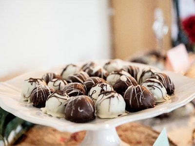 Si el bizcochuelo te salió mal, aprovéchalo y hacete estas trufas súper fáciles, ideales para cualquier evento