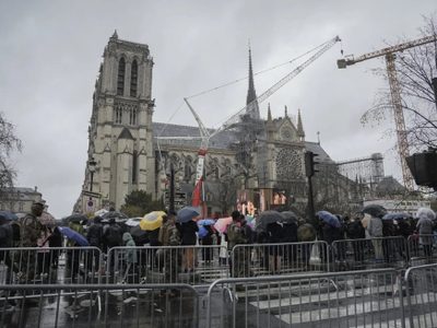 Con música revivió la esperanza de paz desde Nuestra Señora de París