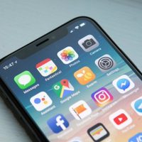 Confusión horaria: ¿Por qué algunos celulares se adelantaron una hora?