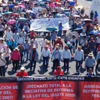 El SNTE-CNTE en Chiapas inicia paro laboral contra la reforma educativa y la Ley del ISSSTE