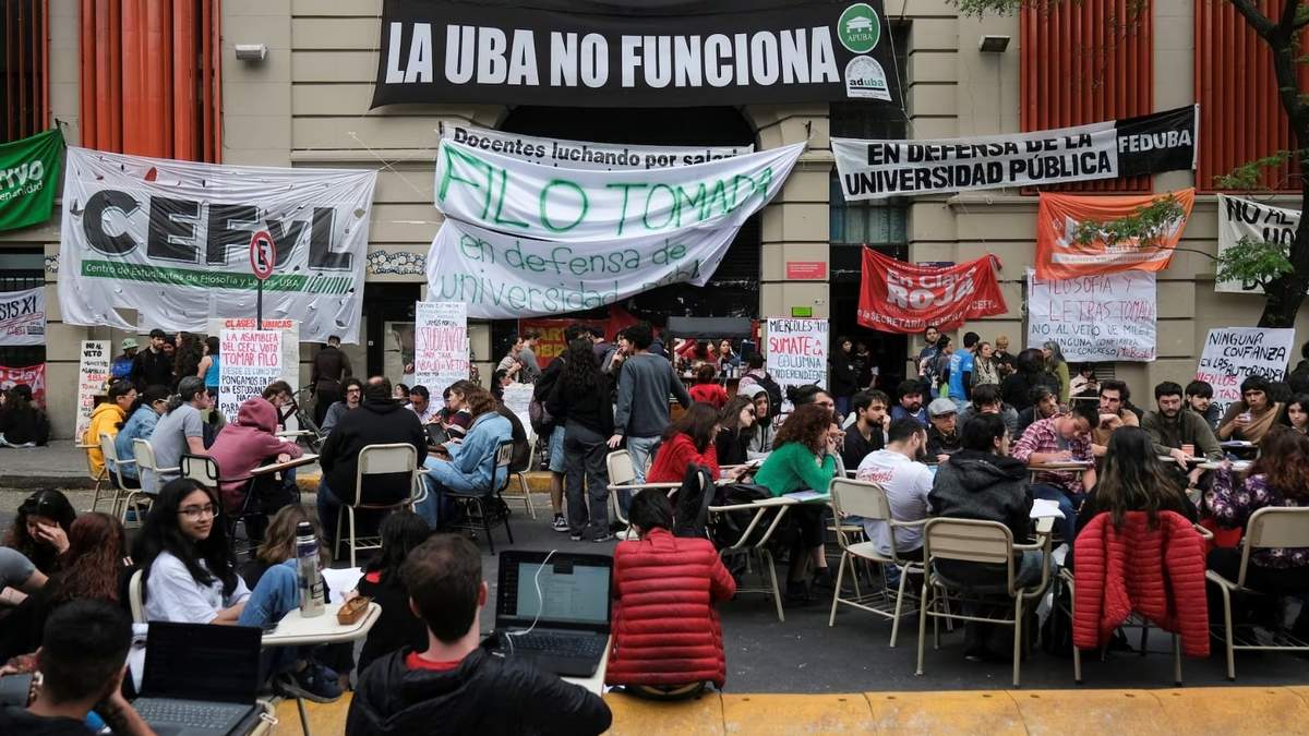 La toma de facultades se extendió a unas 15 universidades del país. Fuente: (X)