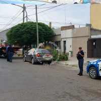 Tres detenidos por intentar robar la rueda de una camioneta en el Paseo de la Costa
