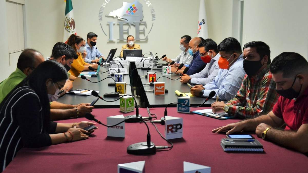 Sesión del IEE en la que se aprobaron coaliciones