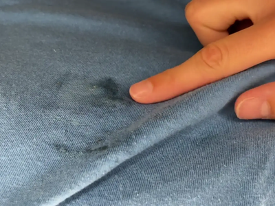 Decile chau a las manchas de grasa o aceite en la ropa con este truco fácil y casero