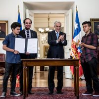 Promulgan ley que permite el cambio de nombre y sexo a transexuales chilenos