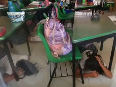Alumnos y maestros de primaria en Cuautla realizan simulacro de balacera (Video)