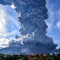 Indonesia: así fue la violenta explosión del volcán Sinabung en Sumatra