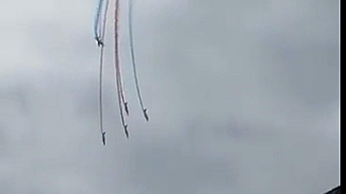 Dos aviones militares chocaron durante maniobras de entrenamiento en Francia