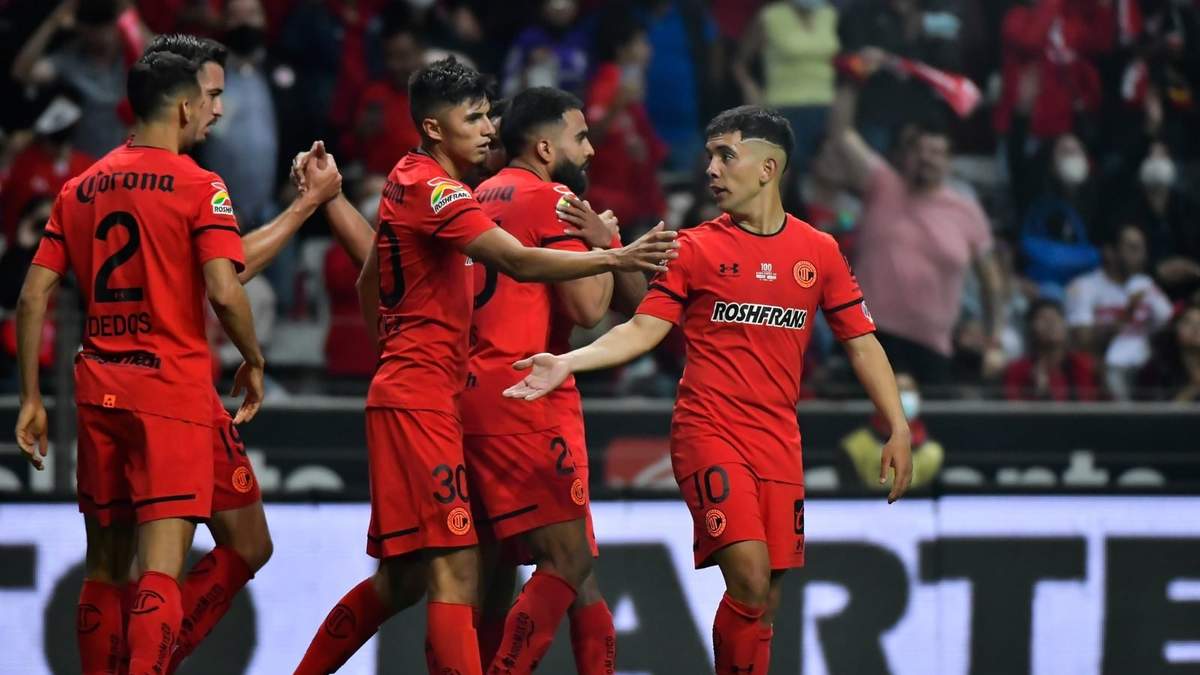 El club Toluca viste con Under Armour