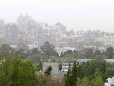 Clima en Neuquén: el lunes se mantiene el viento y en la cordillera lloverá en alta montaña