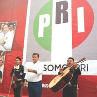 'Cuco” Rovirosa renuncia a 40 años de militancia en el PRI; se despide con mariachis
