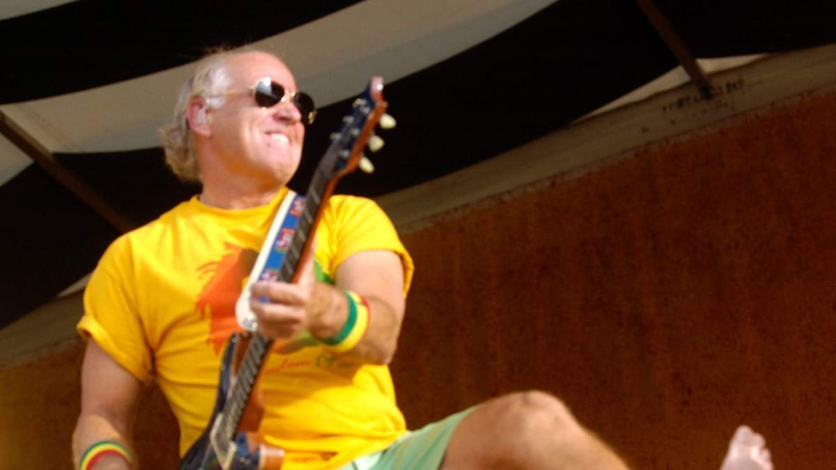 Jimmy Buffett y el Coral Reefer Band durante un festival de música en Nueva Orleans, el 6 de mayo de 2006
