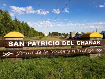 El Chañar: mujeres jefas de hogar logran insertarse laboralmente en nueva fábrica textil