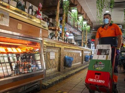 La Fundación de la cerveza Cruzcampo dona 13000 botellas de sanitizante