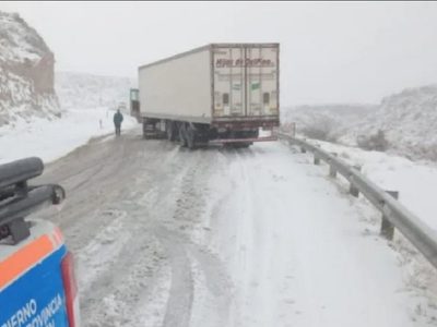 Ante el alerta por vientos y nevadas, obligan llevar cadenas para quienes transitan por rutas cordilleranas