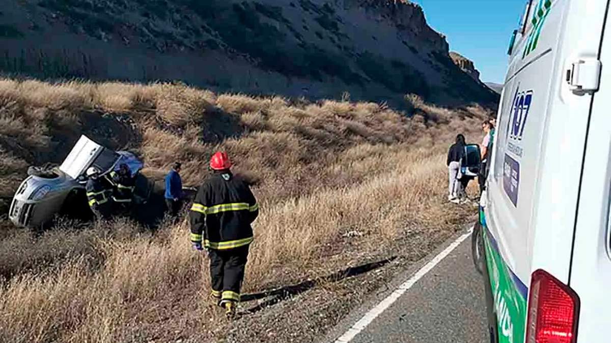 Bomberos Voluntarios de Junín de los Andes realizaron tareas de asistencia. Fuente: (Info Los Andes)