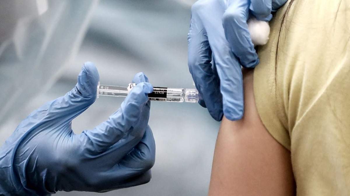 Vacunación contra el coronavirus. Fuente:(Twitter)