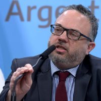 Kulfas brindó explicaciones sobre la ayuda económica que el Gobierno le otorgó a Clarín y Techint