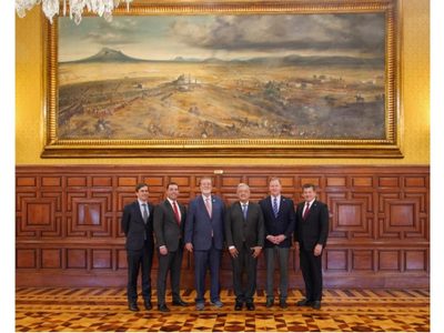 AMLO recibe en Palacio Nacional a directivos de la NFL previo al juego entre 49ers y Cardenales
