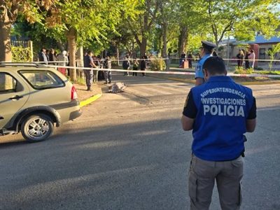 Mataron de una puñalada por la espalda a un hombre y fue detenido el presunto homicida