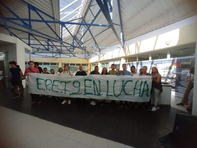 La comunidad educativa de la EPET 9 de Plottier se trasladó al Consejo Provincial de Educación