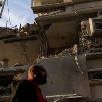 Ataque causa 11 heridos en el centro de Israel; líder de Irán promete dura respuesta