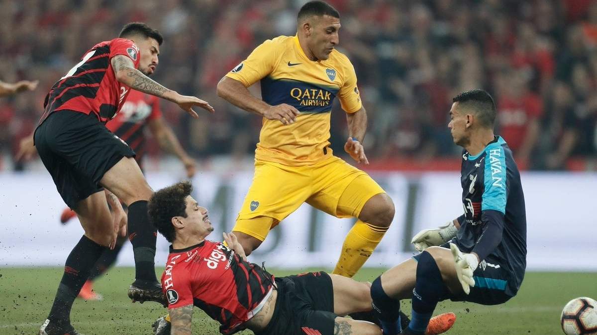 Ramón Ábila vs Paranaense. Fuente (Instagram)