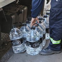 No tires los bidones de agua y convertilos en estos increíbles cestos, más lindos que los del bazar