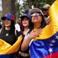 Migrantes venezolanos reviven sueños de regreso, pero los frena la incertidumbre económica