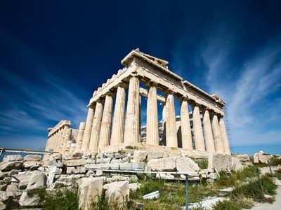 El Papa Francisco le devolvió a Grecia fragmentos del partenon que tenía el Vaticano
