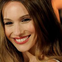 "¡Se deja ver!" Pampita lució el vestido más osado y sin prenda interior ¡Arde Caro!