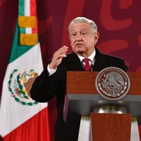 AMLO dice que prensa conservadora culpó a su gobierno de cancelación de vuelos en Aeroméxico