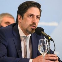 “Es incomprensible”: Trotta criticó a Larreta por intentar eliminar la distancia social en las aulas