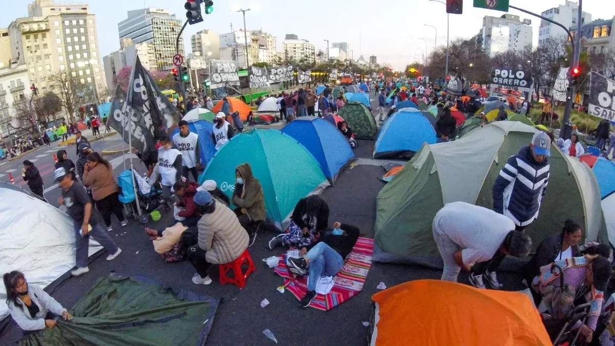 Piqueteros preparan un acampe en contra de Massa y Tolosa Paz. Fuente: (Twitter)