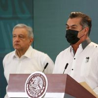 Secretario de Salud de NL critica a AMLO por no usar cubrebocas