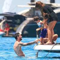 59.000 euros de alquiler: el lujoso yate en el que Messi pasea por Ibiza junto a su familia
