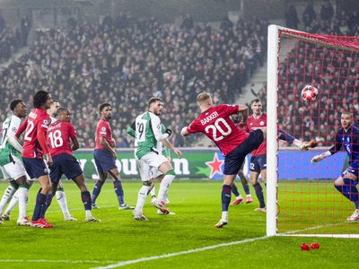 Santiago Giménez anota en la goleada al Feyenoord; van a playoff de Champions (Video)