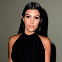 ¡Envejece como el vino!  Kourtney Kardashian enseña lo mejor de sus encantos en espectacular ángulo